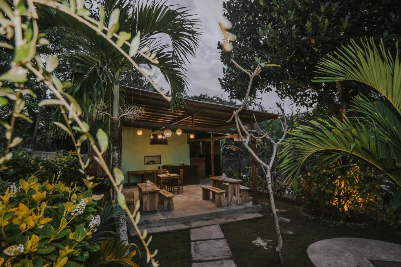 Apartamento Nerima Hut Lembongan Exterior foto